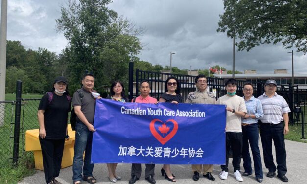 加拿大关爱青少年协会8月29日组织留学生 到约克警局学习紧急救护知识